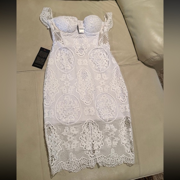 Chic Fitted Midi White Crochet Lace Bustier Dress NWT sz 10 - Picture 3 of 7